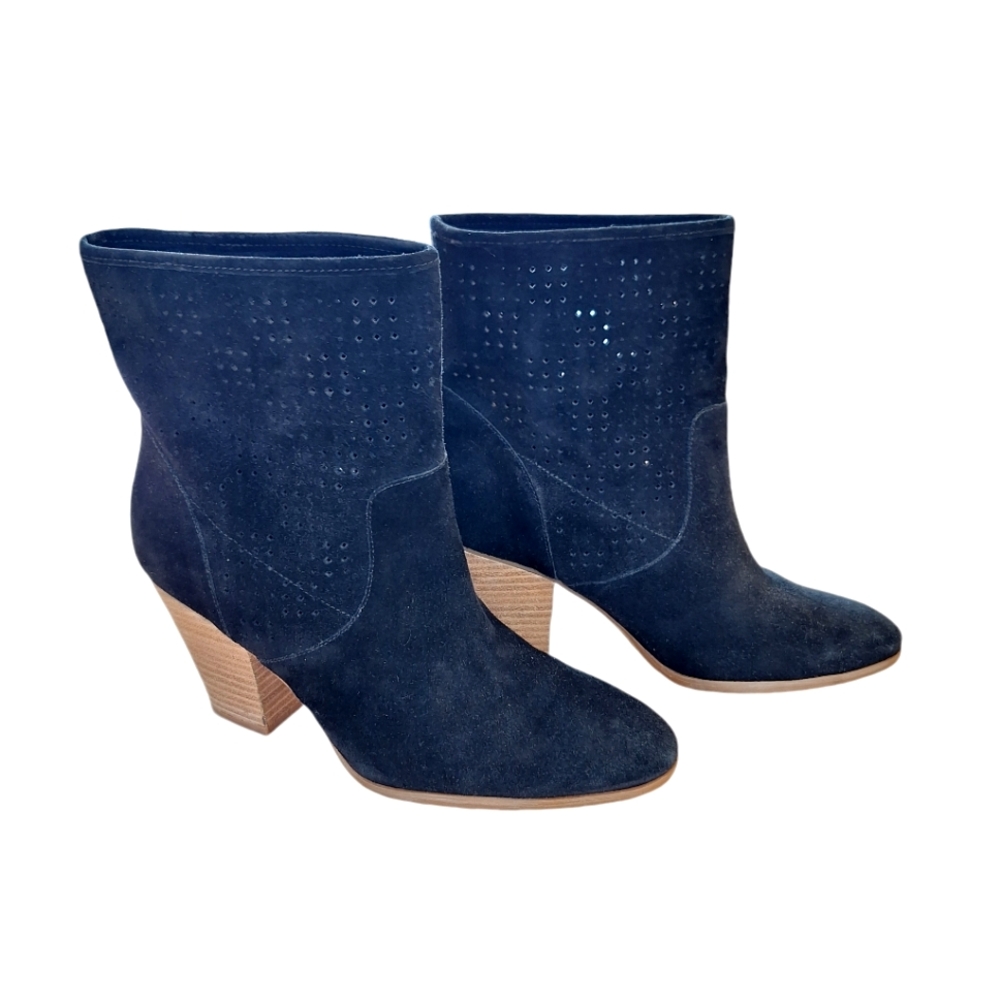 Enzo Angiolini Gettup Laser Cut Perforated Black Suede Wood Heel Boots 8M